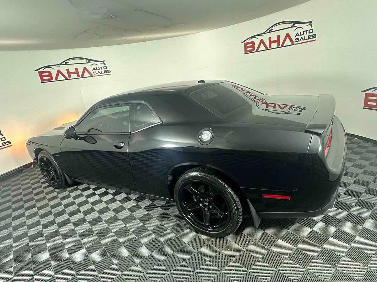Used 2017 Dodge Challenger R/T RWD image 6