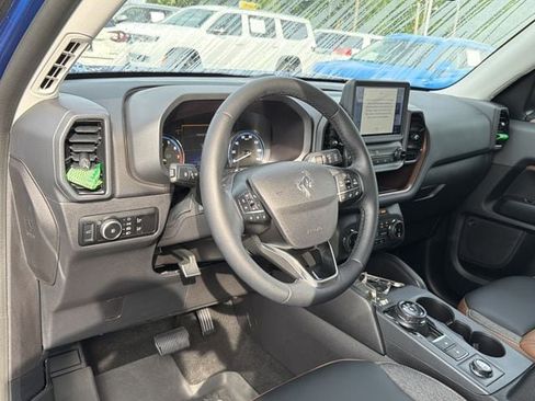 Used 2024 Ford Bronco Sport Outer Banks w/ Tech Package AWD/4WD image 10