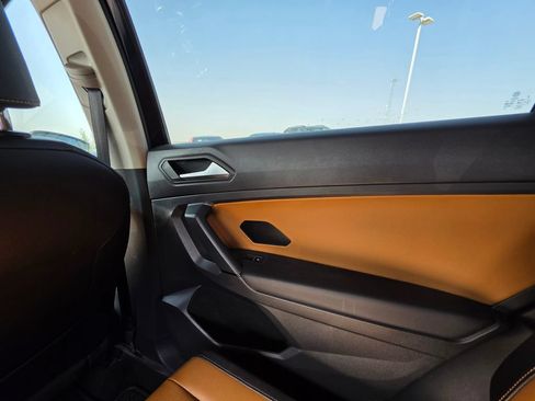 Used 2019 Volkswagen Tiguan SE FWD image 19