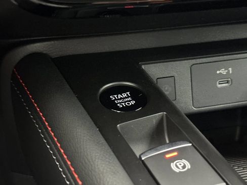 New 2026 Nissan Kicks SR w/ SR Premium Package FWD image 21