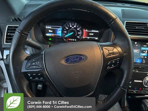 Used 2018 Ford Explorer Limited image 13