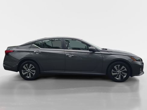 Certified 2025 Nissan Altima 2.5 S FWD image 7