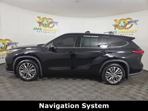 Used 2020 Toyota Highlander Platinum image 4
