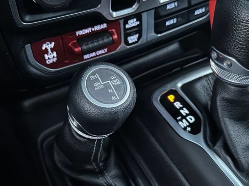 Used 2024 Jeep Wrangler Unlimited Rubicon 4xe AWD/4WD image 27