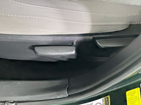 Used 2016 Toyota Corolla LE FWD image 13
