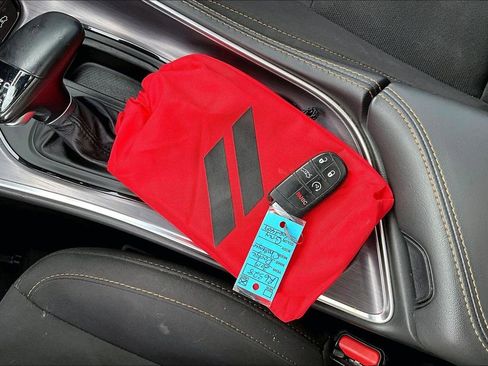 Used 2019 Dodge Challenger R/T w/ Stars & Stripes Edition image 11