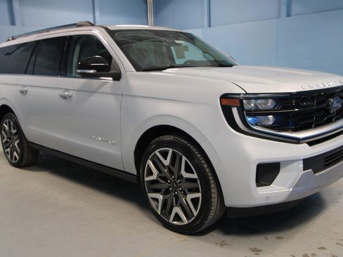 New 2026 Ford Expedition Max Platinum AWD/4WD image 1