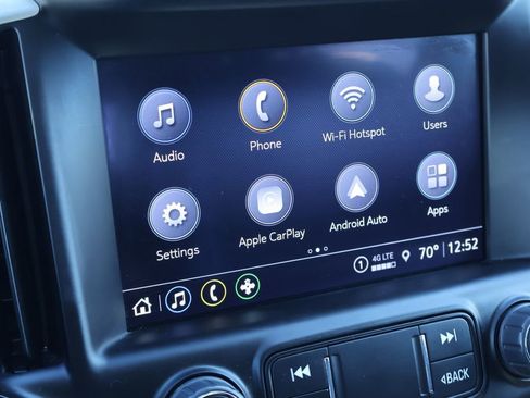 Used 2024 GMC Terrain SLT image 3