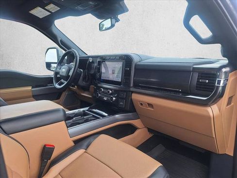 Used 2023 Ford F250 Lariat w/ Sport Appearance Package AWD/4WD image 17