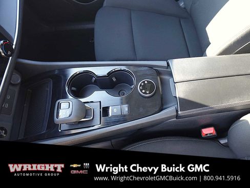 Used 2024 Nissan Rogue S image 22