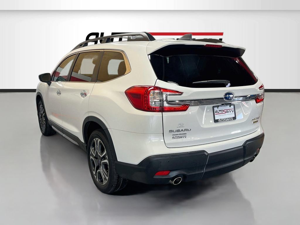 Used 2025 Subaru Ascent Touring AWD/4WD image 5