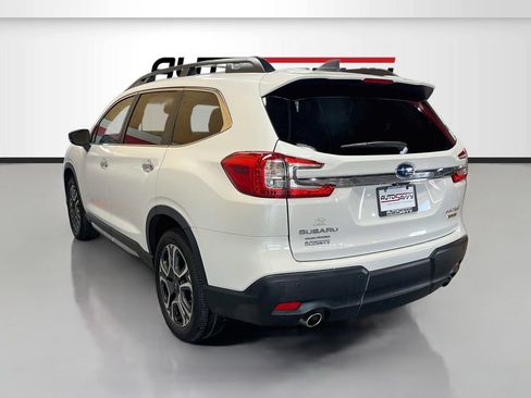 Used 2025 Subaru Ascent Touring AWD/4WD image 5