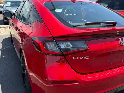 Used 2024 Honda Civic Sport image 9