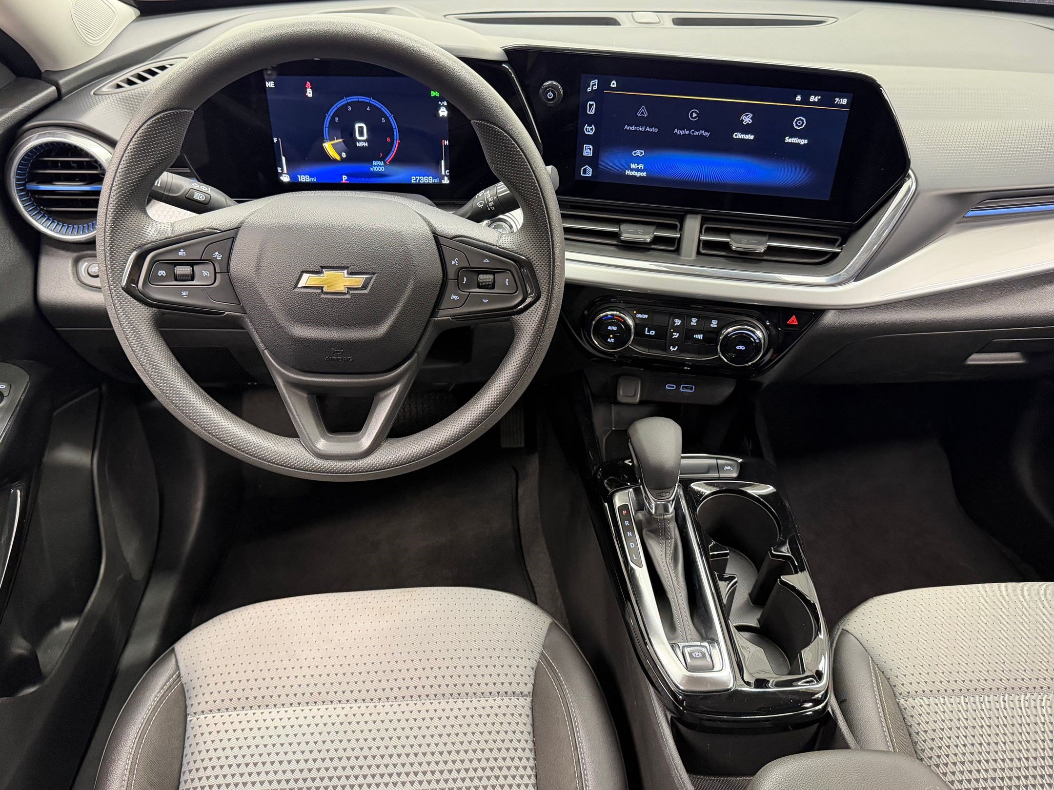 Used 2025 Chevrolet Trax LT FWD image 29