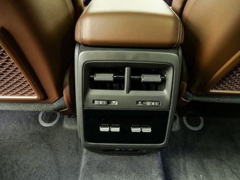 New 2026 Porsche Macan Electric image 20