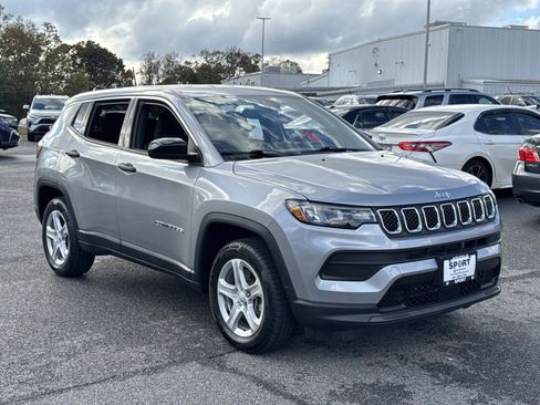 Used 2023 Jeep Compass Sport image 26