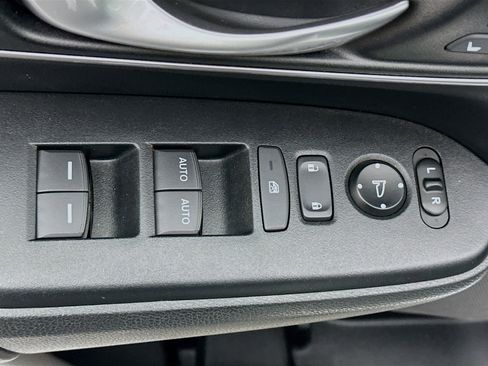 Used 2018 Honda CR-V Touring image 15