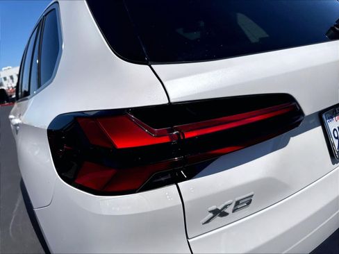 Used 2025 BMW X5 xDrive50e w/ Premium Package AWD/4WD image 23
