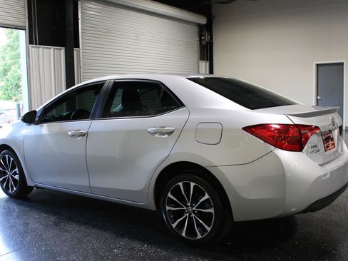 Used 2018 Toyota Corolla SE FWD image 5