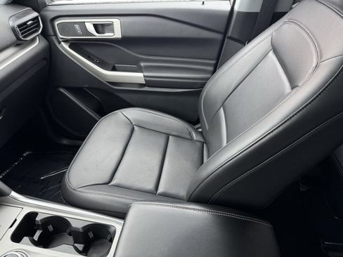 Certified 2023 Ford Explorer XLT w/ Equipment Group 202A image 25
