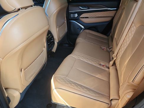 Used 2022 Jeep Grand Cherokee Summit w/ Advanced Protech Group IV image 10