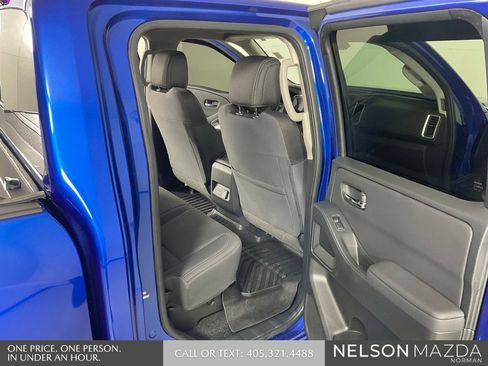Used 2024 Nissan Frontier SV w/ SV Convenience Package RWD image 16