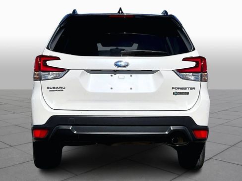 Used 2024 Subaru Forester Premium image 5