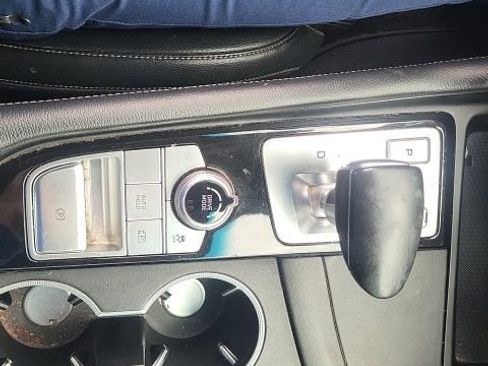 Used 2022 Genesis G70 2.0T image 27