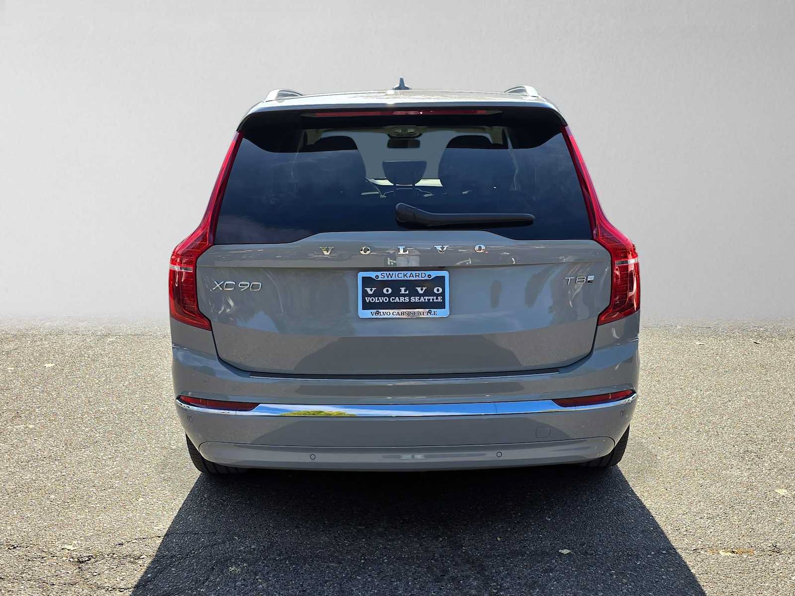 Certified 2025 Volvo XC90 T8 Ultra w/ Protection Package Premier AWD/4WD image 4