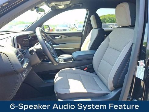 Used 2025 Chevrolet Traverse LT AWD/4WD image 2