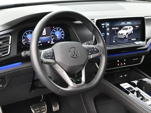 Used 2025 Volkswagen Atlas Cross Sport SEL Premium R-Line AWD/4WD image 7