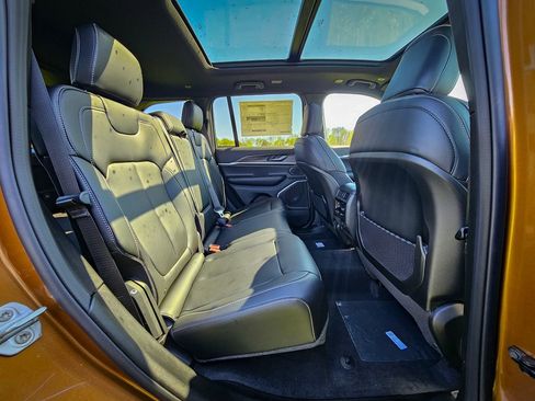 New 2026 Jeep Grand Cherokee Limited AWD/4WD image 41