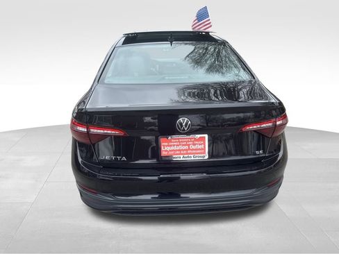 Used 2024 Volkswagen Jetta SE image 21