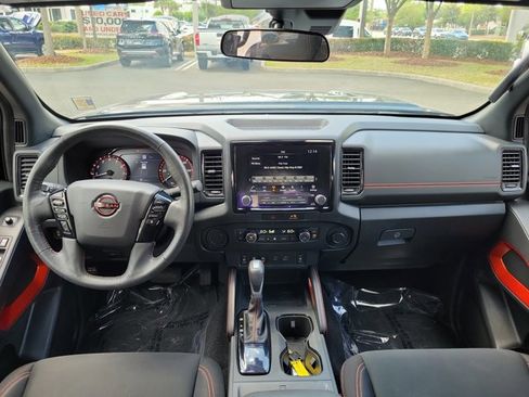 Used 2022 Nissan Frontier Pro-X RWD image 9