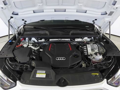 Used 2022 Audi SQ5 Premium Plus w/ Premium Plus Package image 6