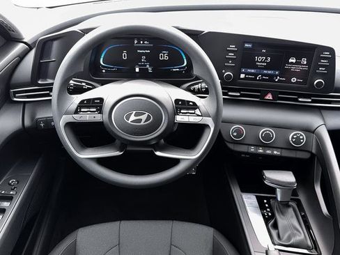 New 2026 Hyundai Elantra SE image 19