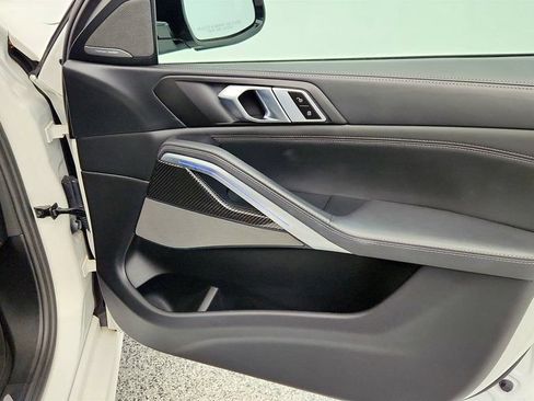 Used 2022 BMW X6 M50i w/ Executive Package AWD/4WD image 25