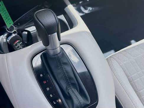 Used 2024 Honda HR-V LX image 15