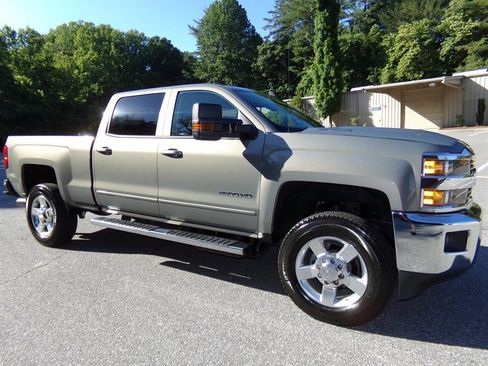 Used 2017 Chevrolet Silverado 2500 LT w/ Z71 Package, Off-Road AWD/4WD image 5