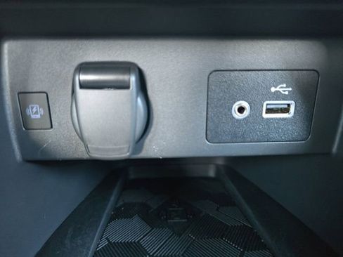 Used 2025 Nissan Versa SV w/ Trunk Package image 6