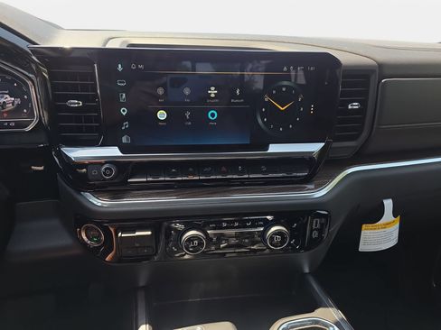 Used 2025 Chevrolet Silverado 1500 LT Trail Boss w/ Convenience Package II AWD/4WD image 19