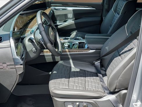 New 2026 Cadillac Escalade Platinum Sport w/ LPO, ONYX Package AWD/4WD image 9