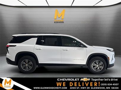 Used 2025 Chevrolet Traverse LT