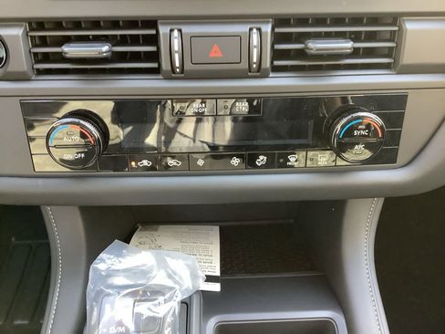 New 2025 Nissan Pathfinder S image 22