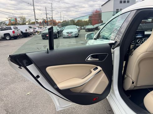 Used 2019 Mercedes-Benz CLA 250 image 18