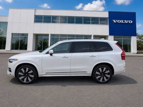 Used 2024 Volvo XC90 T8 Plus w/ Protection Package Premier AWD/4WD image 8