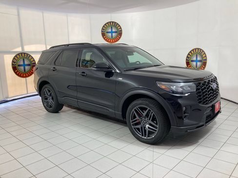 Used 2025 Ford Explorer ST-Line w/ ST-Line Street Pack AWD/4WD image 20