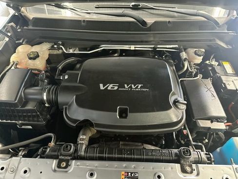 Used 2021 Chevrolet Colorado Z71 w/ Safety Package AWD/4WD image 31