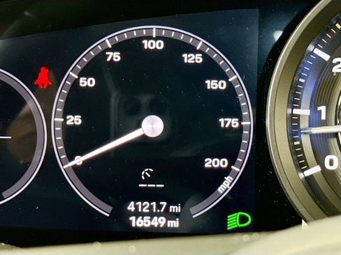 Used 2022 Porsche 911 Carrera image 11