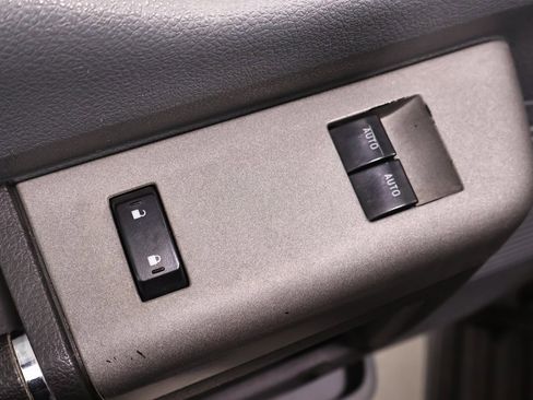 Used 2013 Ford F550 4x4 Regular Cab Super Duty w/ Payload Upgrade Pkg image 13